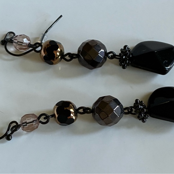 🖤 Elegant Black Glass Beads and Silver Tone Drop Earrings - Picture 5 of 6